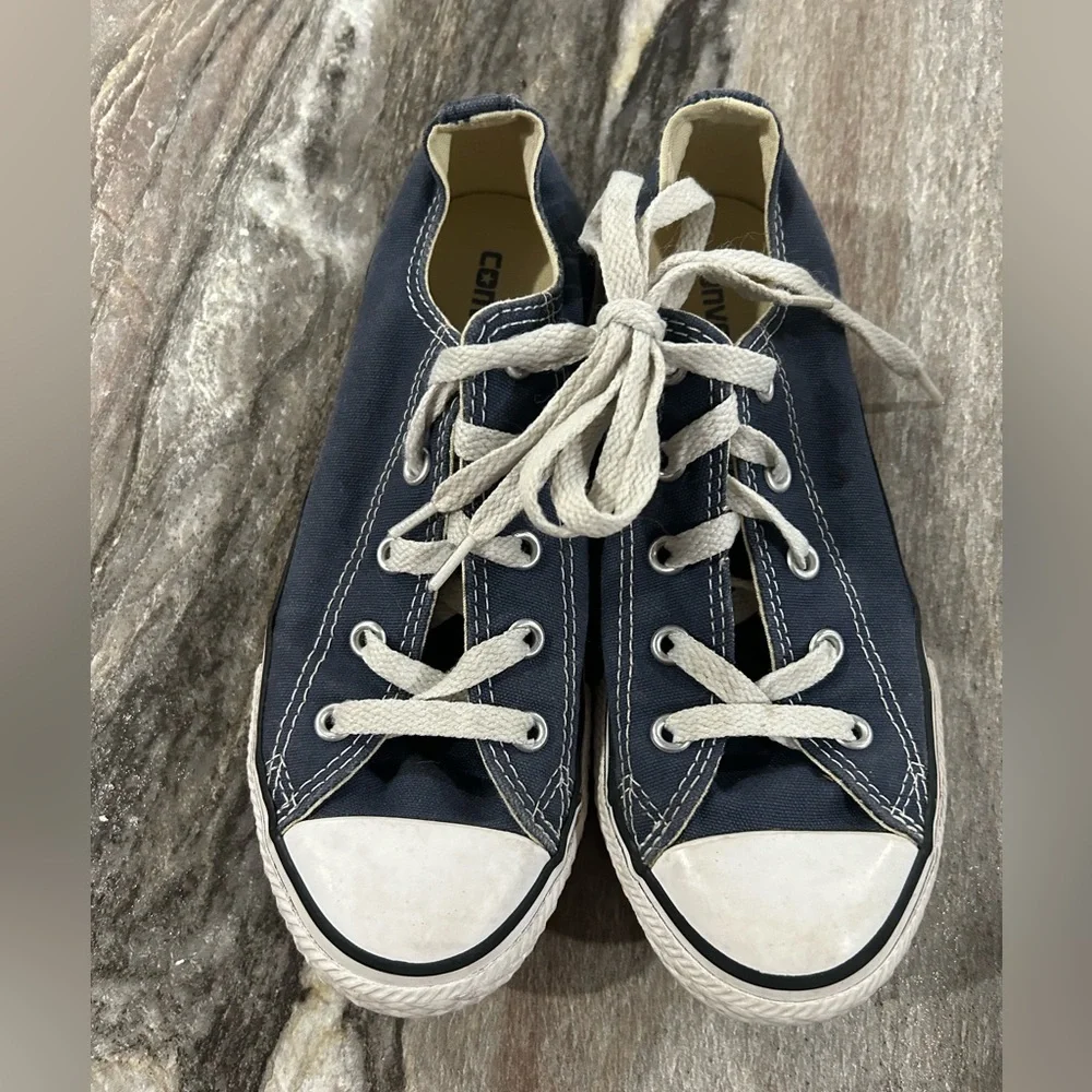 EUC- Converse Chuck Taylor Allstars- Blue Denim/Gray Converse- Size: Youth 2